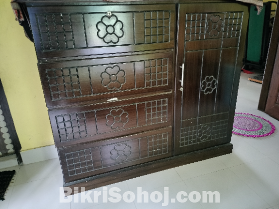 Waredrobe ওয়ারড্রোব
